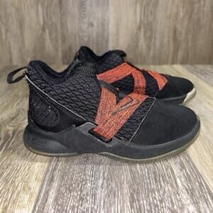 Nike LeBron Soldier 12 Sneaker Shoes Youth US Size 11C Black Red AA1353-003